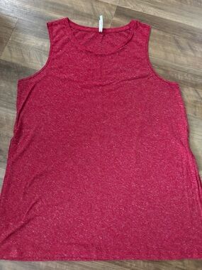 Wallflower Red Heathered Scoop Neck Tank